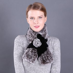 Écharpe en fourrure de lapin motif floral