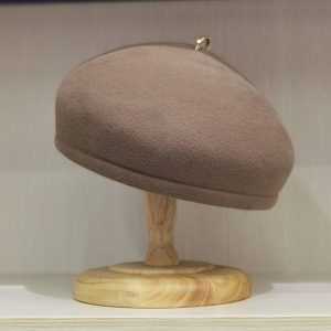 Béret classique en feutre de laine à anneau